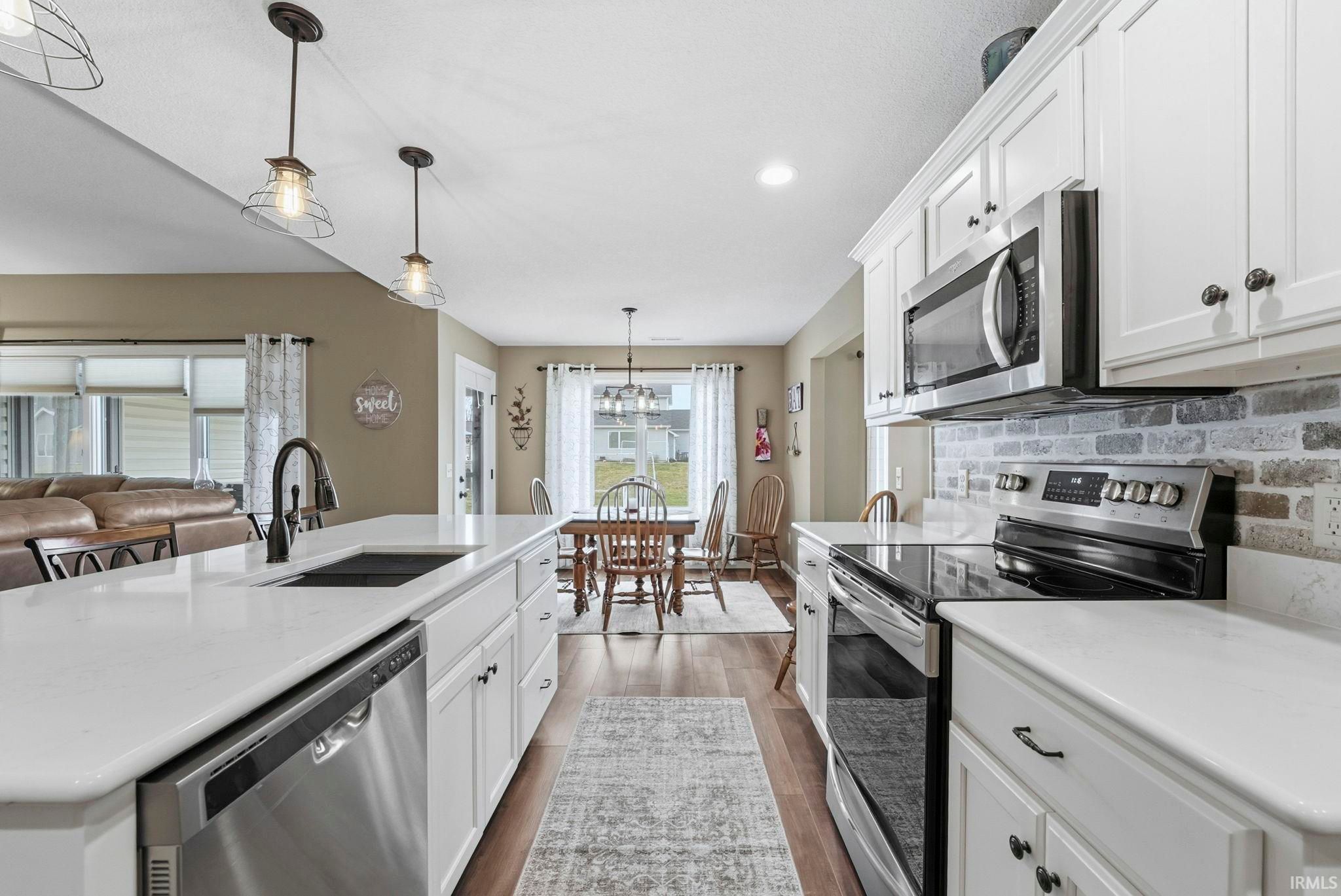 Image of 2092 Hemlock Lane